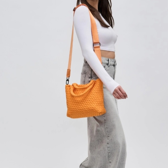 #479 SALE 🛑78 FINAL PRICE! FABULOUS BOHO TRENDY Small Woven Neoprene Crossbody - Picture 2 of 14